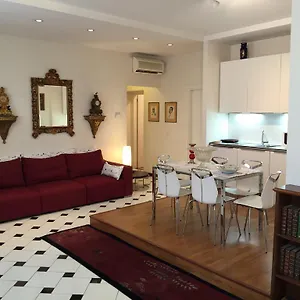 Apartment Piazza San Marco, Florence